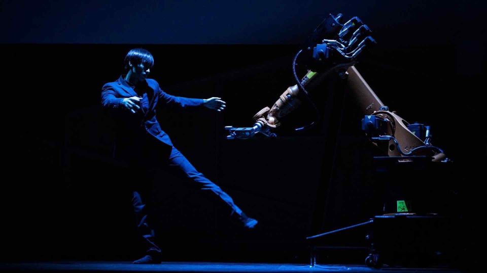 A human-robot dance duet | Huang Yi & KUKA from TED on YouTube