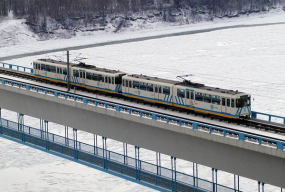 Find the photo here: http://www.urbanrail.net/am/edmo/Edmonton-Dudley_B_%20Menzies_LRT_Bridge_winter.JPG